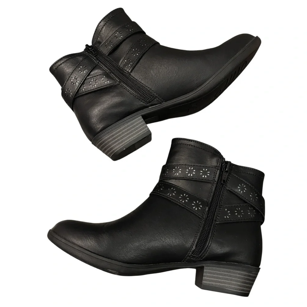 SO NWOB Samanthaa Girls' Ankle Boots Size 4 Kids Black Memory Foam